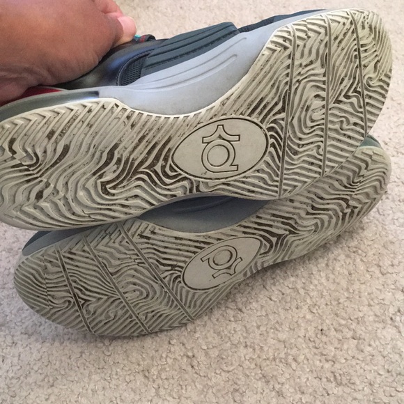 Keivn Durant Sneakers - Picture 7 of 7